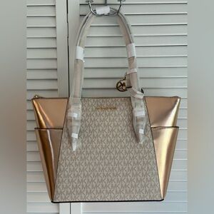 Charlotte Large Signature Logo and Metallic Top-Zip Tote Bag - Color Rose Gold